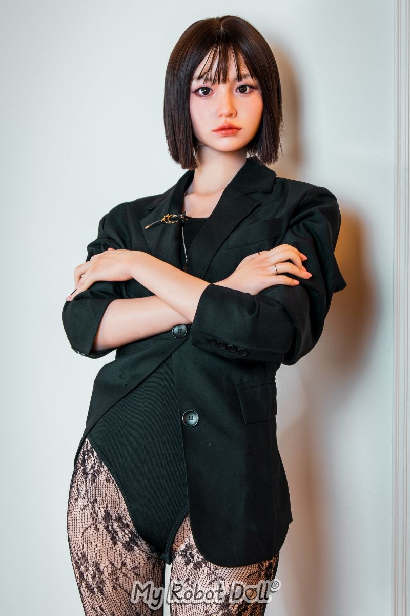 Arin Style 1 – Short Brunette Bob